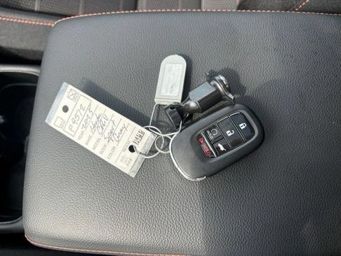 Used 2025 Honda CR-V Sport image 6