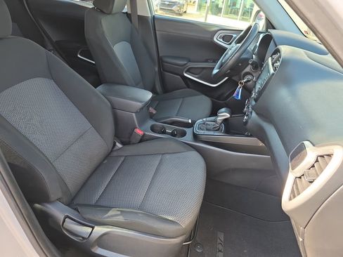 Used 2020 Kia Soul LX image 35