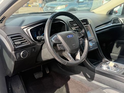Used 2019 Ford Fusion Titanium AWD/4WD image 19