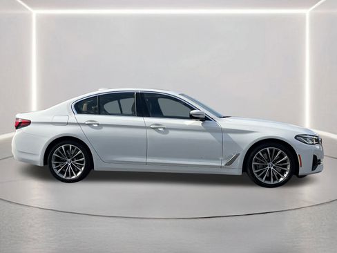 Used 2022 BMW 540i w/ Premium Package image 30