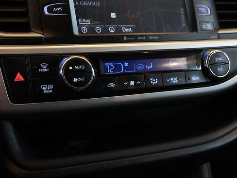 Used 2018 Toyota Highlander SE w/ Protection Package #3 image 33