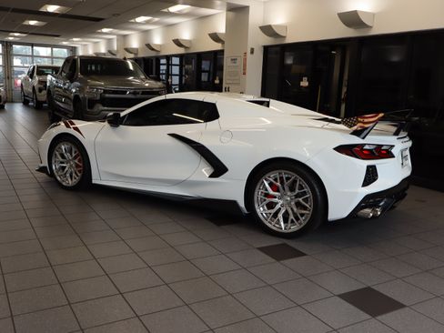 Used 2024 Chevrolet Corvette Stingray Preferred Conv w/ 2LT RWD image 8