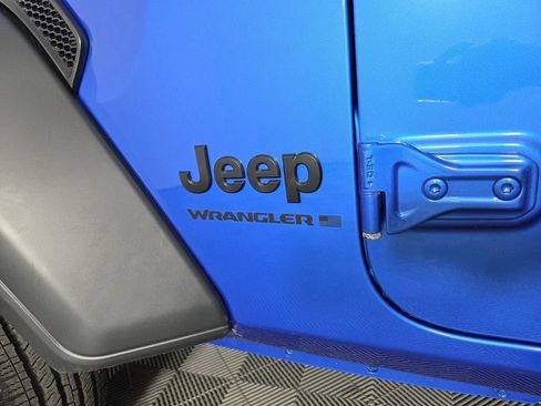 Certified 2025 Jeep Wrangler Sport S image 12