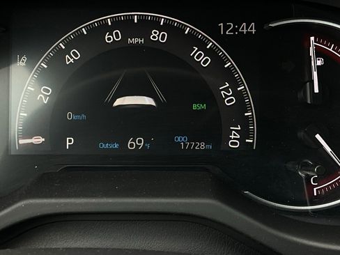 Used 2025 Toyota RAV4 XLE image 39