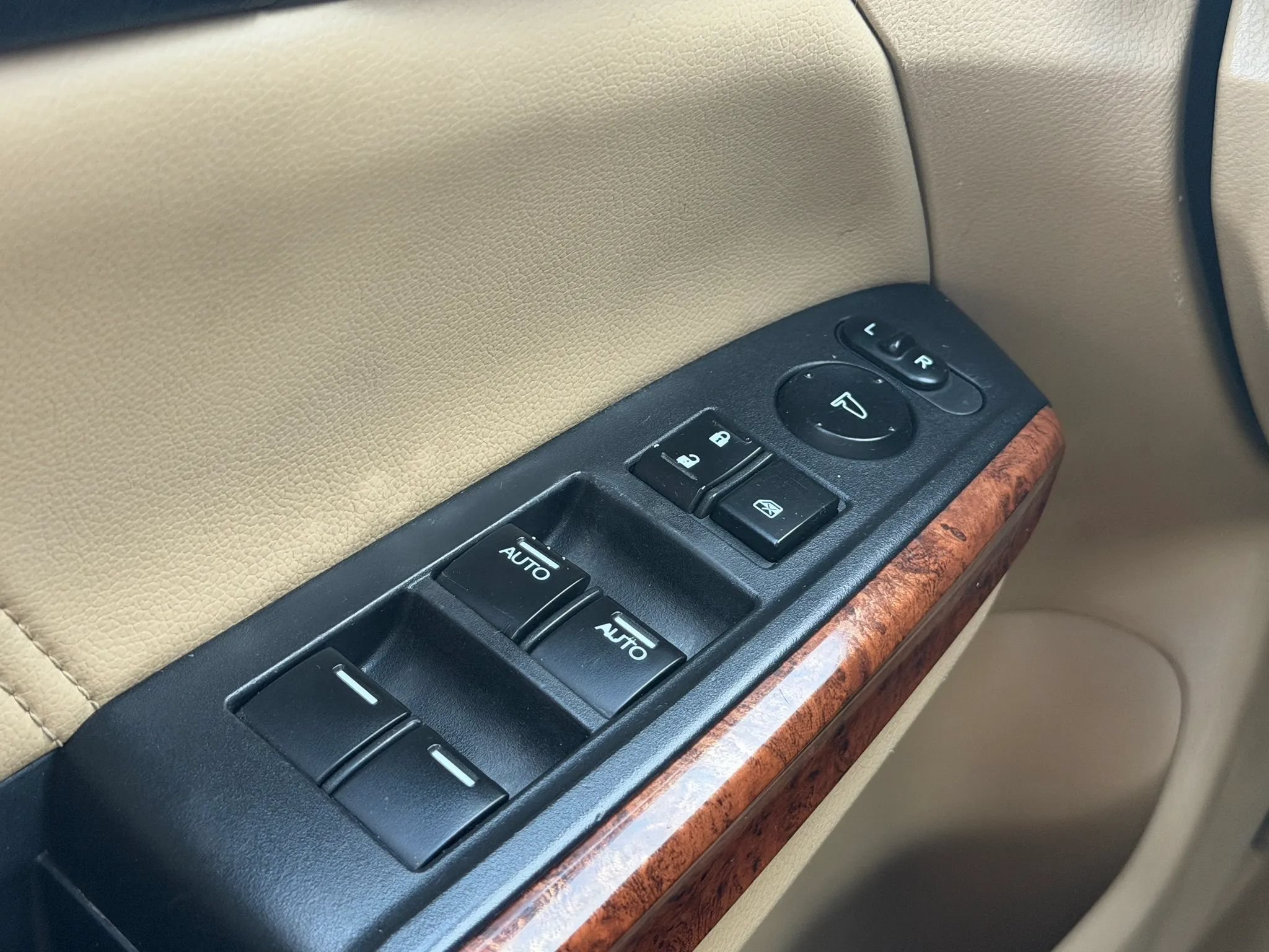 Used 2012 Honda Accord EX-L image 35