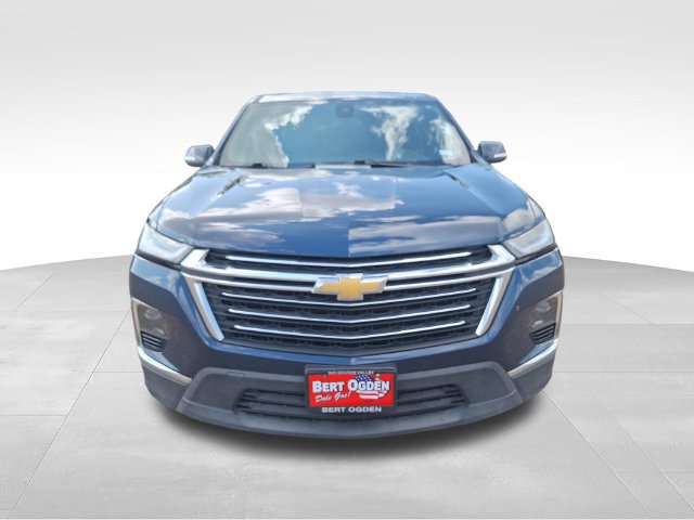 Used 2023 Chevrolet Traverse LT FWD image 2