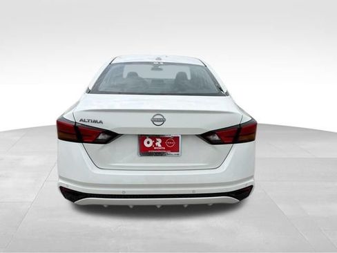 Used 2025 Nissan Altima 2.5 SV FWD image 10