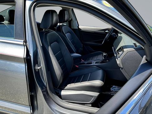 Used 2024 Volkswagen Jetta SE FWD image 27