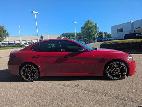 Used 2022 Alfa Romeo Giulia Veloce image 28