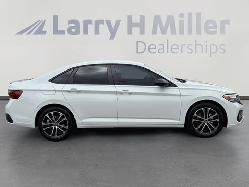 Used 2024 Volkswagen Jetta Sport FWD image 7