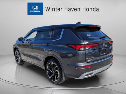 Used 2024 Mitsubishi Outlander SE image 6