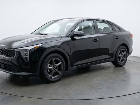 Used 2025 Kia K4 LXS image 3