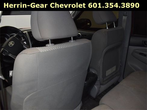 Used 2012 Toyota Tacoma PreRunner image 15