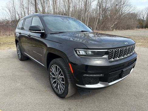 Used 2022 Jeep Grand Cherokee L Summit w/ Advanced Protech Group IV image 3