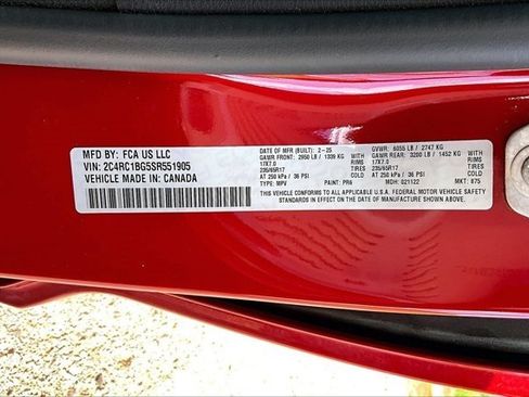 Used 2025 Chrysler Pacifica Select FWD image 19