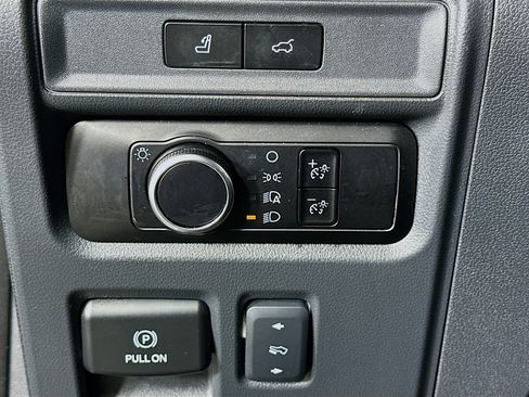 Used 2024 Ford Expedition XLT image 17