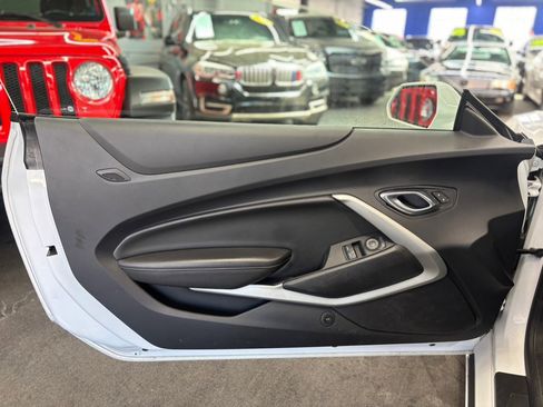 Used 2017 Chevrolet Camaro LT image 10