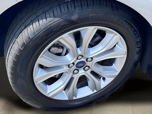 Used 2022 Ford Edge Titanium AWD/4WD image 42