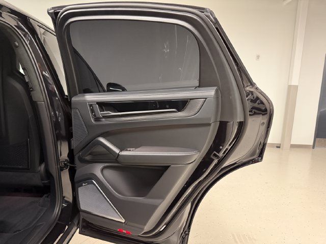Certified 2026 Porsche Cayenne Turbo GT AWD/4WD image 37