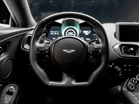 Used 2022 Aston Martin V8 Vantage image 40
