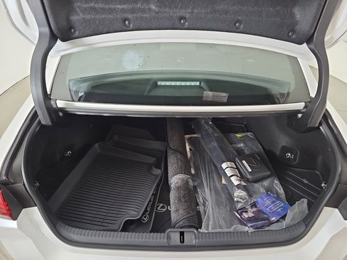 Used 2024 Lexus ES 350 Ultra Luxury w/ Accessory Package (Z1) image 24