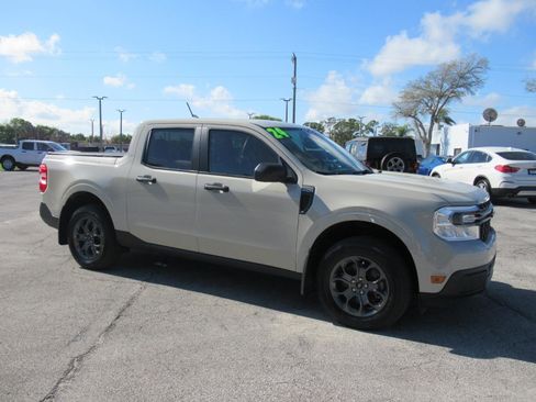 Certified 2024 Ford Maverick XLT image 2