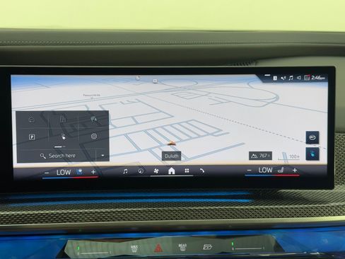 Used 2023 BMW i7 xDrive60 image 28