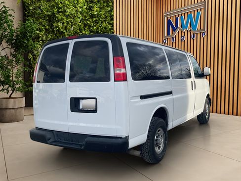 Used 2016 Chevrolet Express 2500 LT w/ LT Preferred Equipment Group image 25