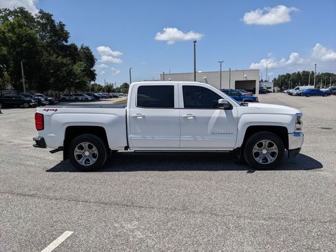 Used 2018 Chevrolet Silverado 1500 LT w/ All Star Edition AWD/4WD image 8