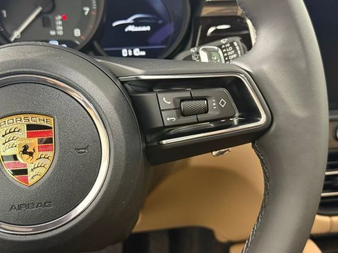 New 2026 Porsche Macan image 39