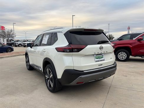 Used 2022 Nissan Rogue SL w/ SL Premium Package image 5