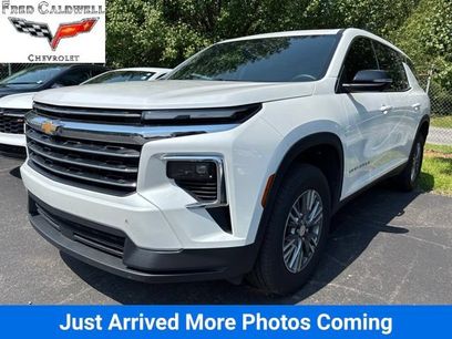 Certified 2025 Chevrolet Traverse LT w/ Driver Confidence Package