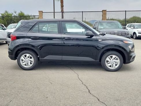 New 2026 Hyundai Venue SE FWD image 28