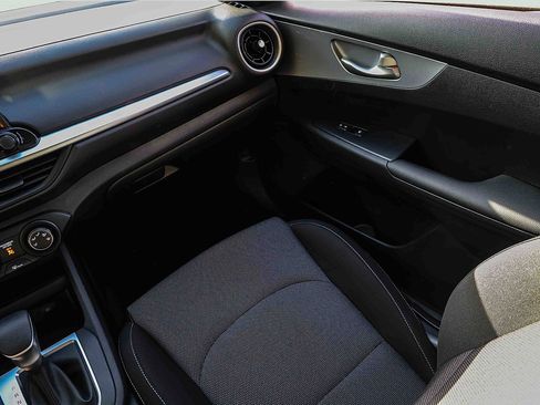 Certified 2024 Kia Forte LXS w/ LXS Technology Package FWD image 18