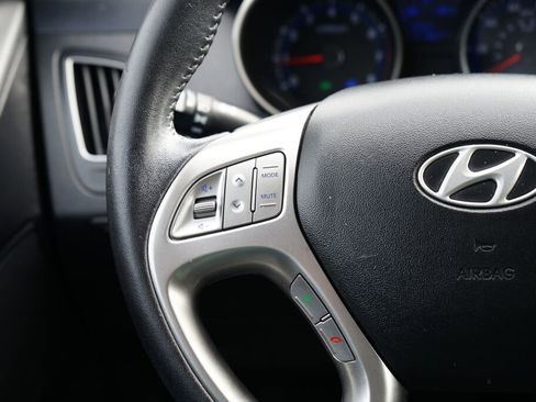 Used 2011 Hyundai Tucson GLS image 21