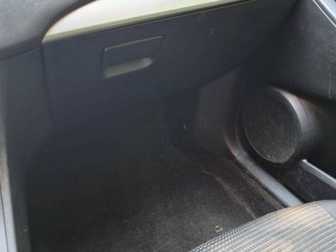 Used 2012 MAZDA MAZDA3 i Touring FWD image 10