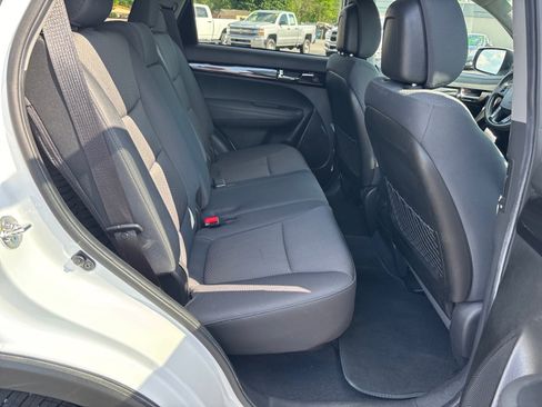 Used 2013 Kia Sorento LX w/ Convenience Pkg AWD/4WD image 14