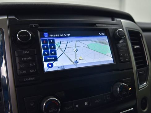 Used 2018 Nissan Titan SV w/ SV Convenience Package image 23