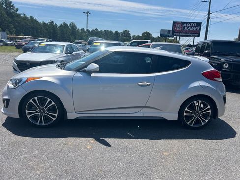 Used 2016 Hyundai Veloster Turbo image 17