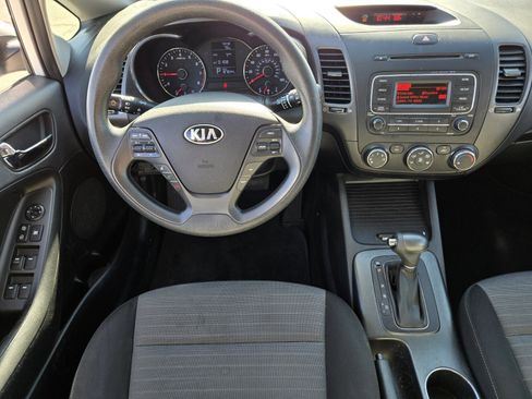 Used 2016 Kia Forte LX image 9