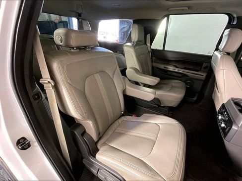 Used 2018 Ford Expedition Limited w/ Equipment Group 301A AWD/4WD image 35
