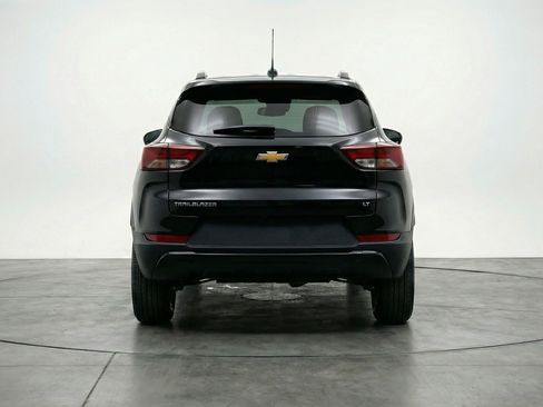 Used 2025 Chevrolet TrailBlazer LT w/ Driver Confidence Package image 7