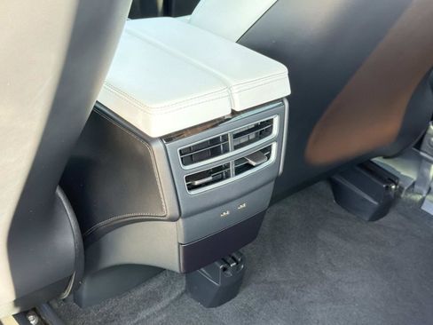 Used 2018 Tesla Model X 75D image 23