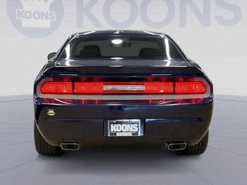 Used 2013 Dodge Challenger SXT RWD image 10