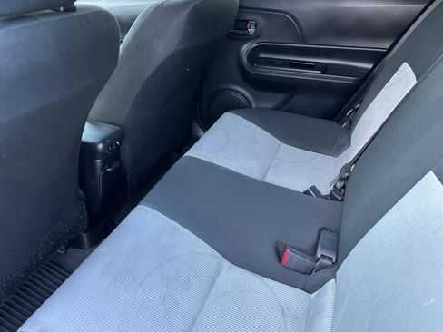 Used 2016 Toyota Prius C image 12