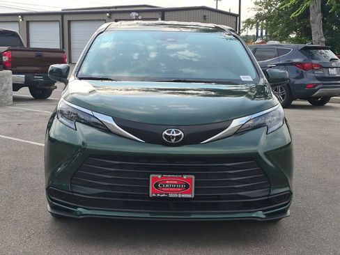 Certified 2026 Toyota Sienna LE FWD image 8