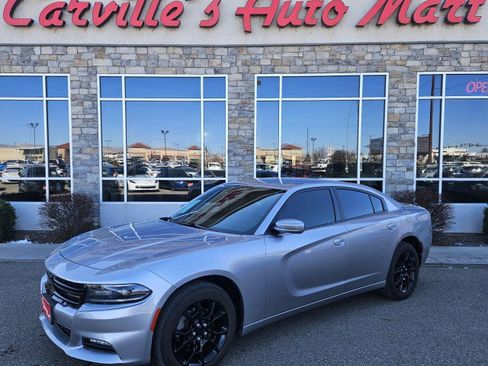 Used 2017 Dodge Charger SXT image 1