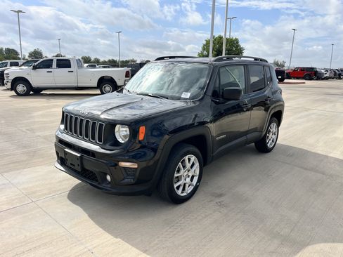 Used 2022 Jeep Renegade Latitude AWD/4WD image 7
