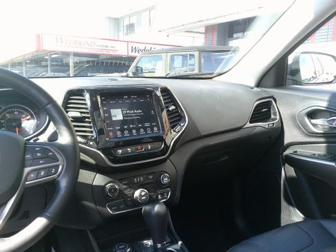 Used 2021 Jeep Cherokee Limited image 24