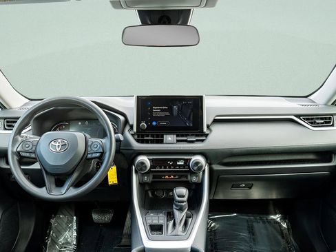 Used 2024 Toyota RAV4 LE AWD/4WD image 17
